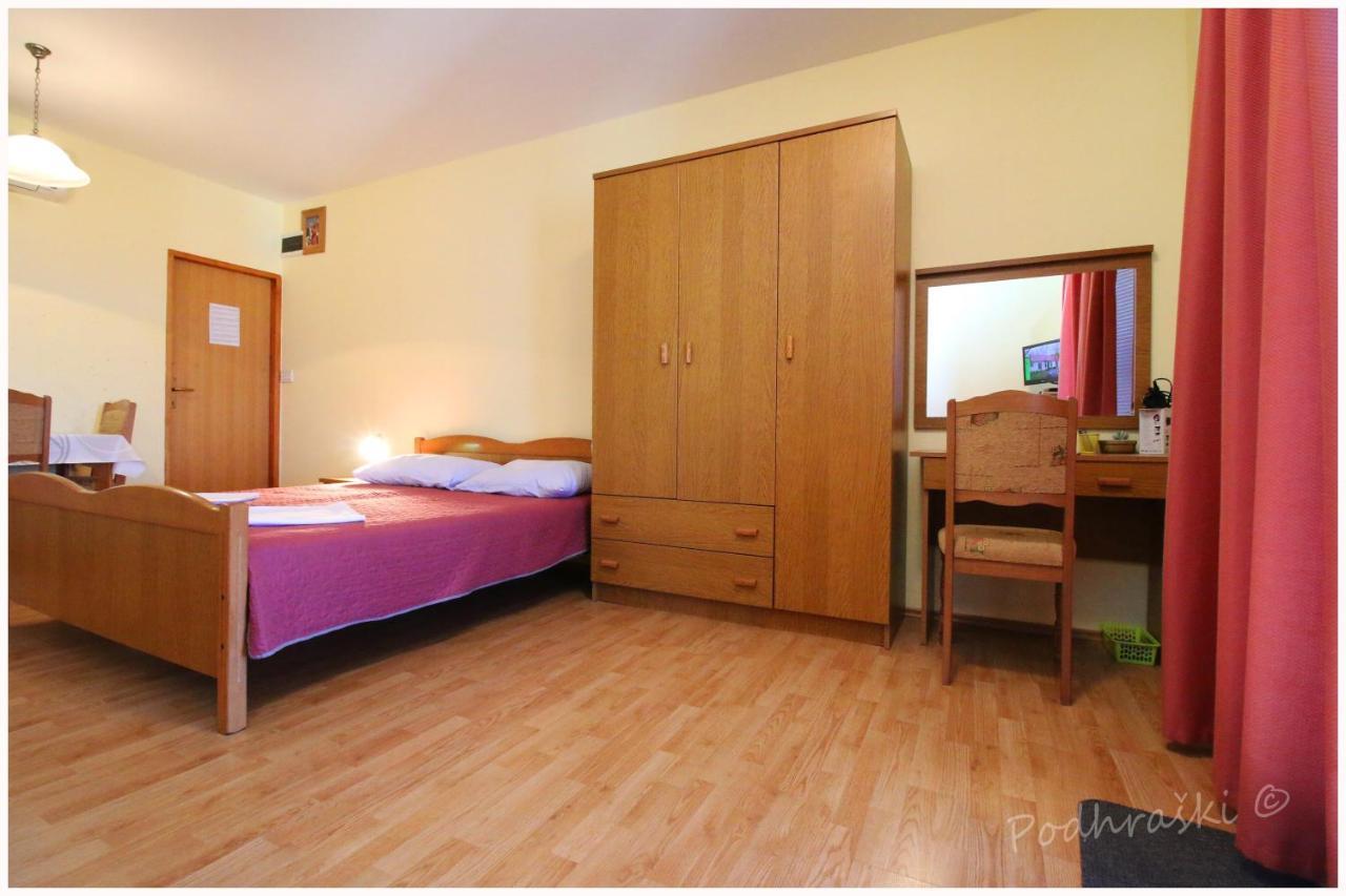 Primosten Apartments Esterno foto